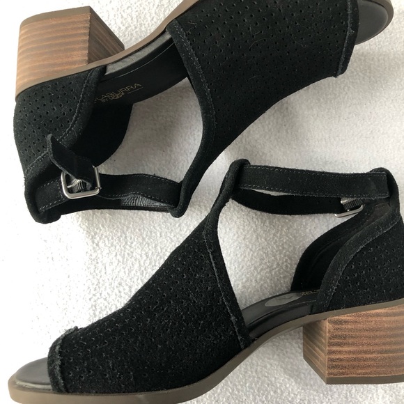 NWOT UGG KOOLABURRA  HEELED SANDALS. - Picture 3 of 8